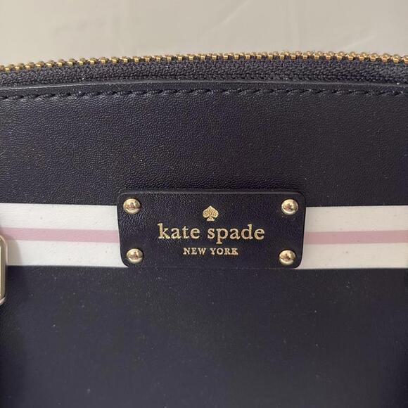 Kate Spade New York Striped Satchel Carli Grove 10×9×4 EXCELLENT CONDITION - Picture 2 of 9
